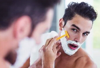 Чоловіча лінія. Зволожуюча піна для гоління